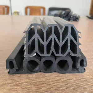 Aging Resistant Natural Rubber Expansion Joint Flexible Gasket For Concrete Highway Deformation Joint Customizable Size Cutting