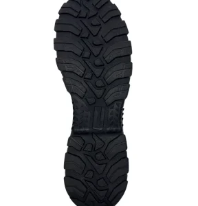 Easy-Clean Rubber Sole for Low-Maintenance Footwear