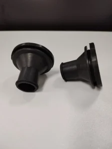 ITAF16949 Custom Black Dustproof Anti Aging Corrosion Resistant Wire Pass Through Protective Sleeves Auto Rubber Components