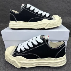 Luxury Sporty Casual Shoes Mesh Lace up Thick soled Low top Breathable Comfortable Designer Canvas Shoes for Men Women Shoes